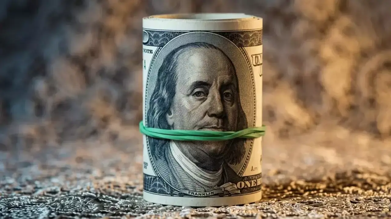 كيف نجح البنك المركزي المصري في تثبيت سعر الدولار عند 54.29 جنيه؟